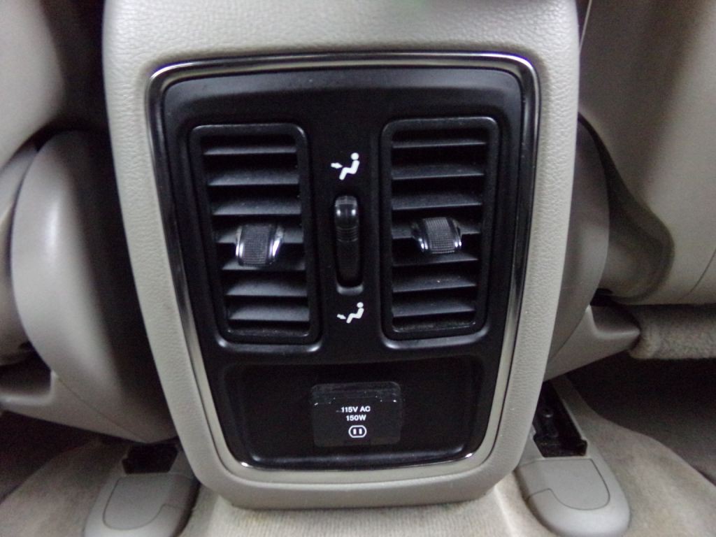 2011 Jeep Grand Cherokee Image 21