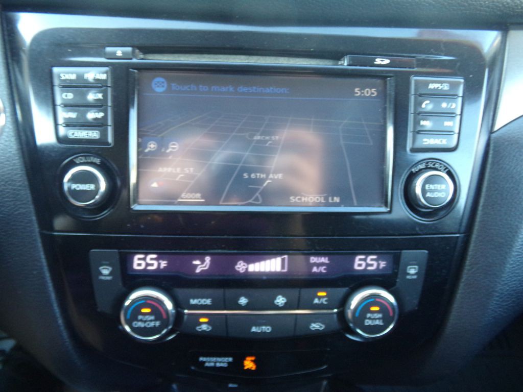 2015 Nissan Rogue Image 11