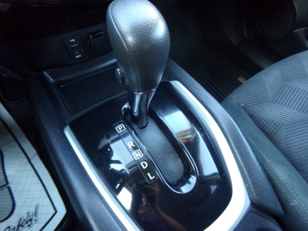 2015 Nissan Rogue Image 12