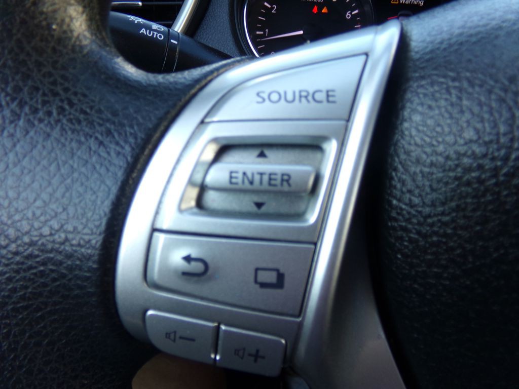 2015 Nissan Rogue Image 14