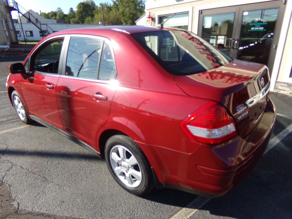 2007 Nissan Versa Image 2