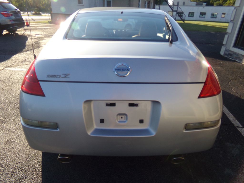2007 Nissan 350Z Image 3