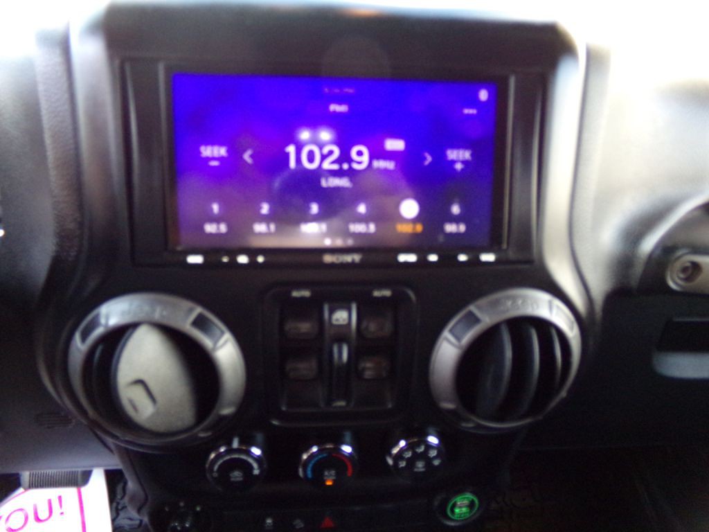 2014 Jeep Wrangler Unlimited Image 9