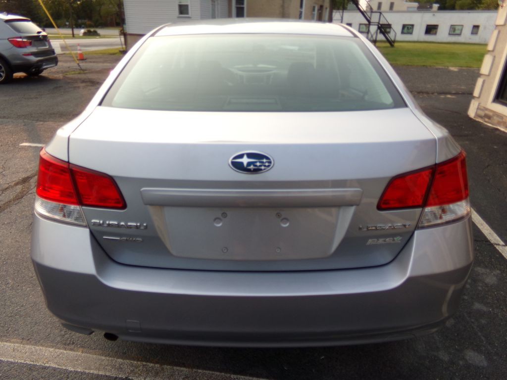 2013 Subaru Legacy Image 3