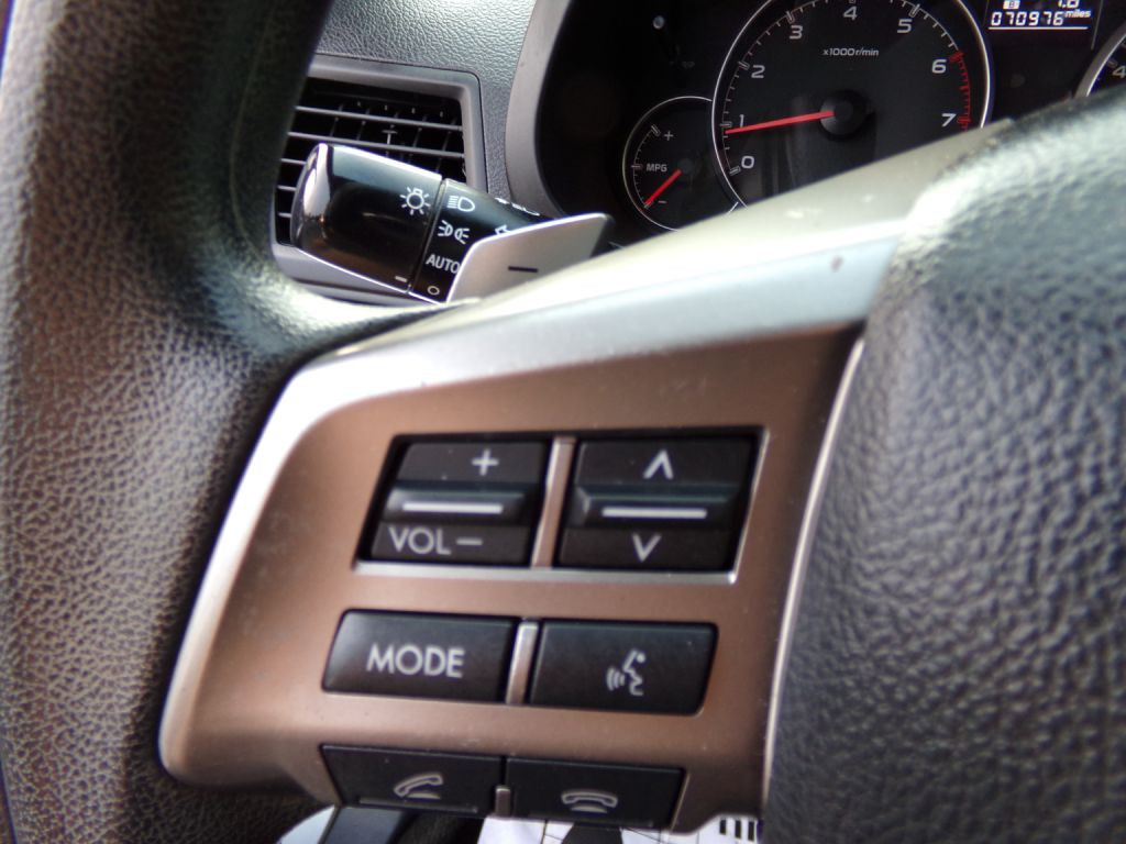 2013 Subaru Legacy Image 13