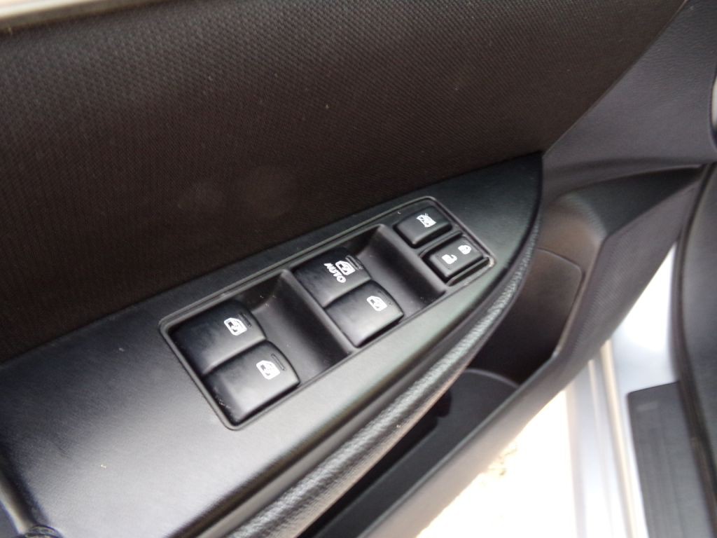 2013 Subaru Legacy Image 15