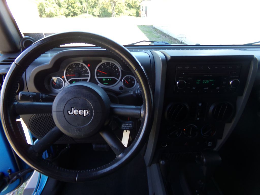 2010 Jeep Wrangler Unlimited Image 9