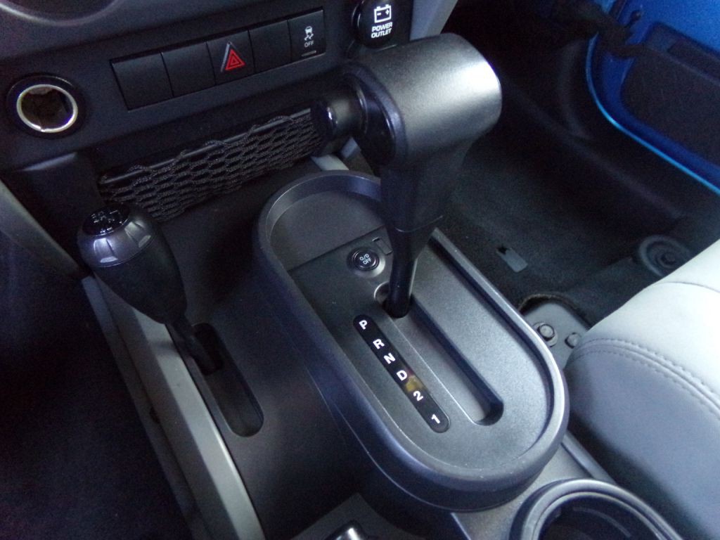 2010 Jeep Wrangler Unlimited Image 12