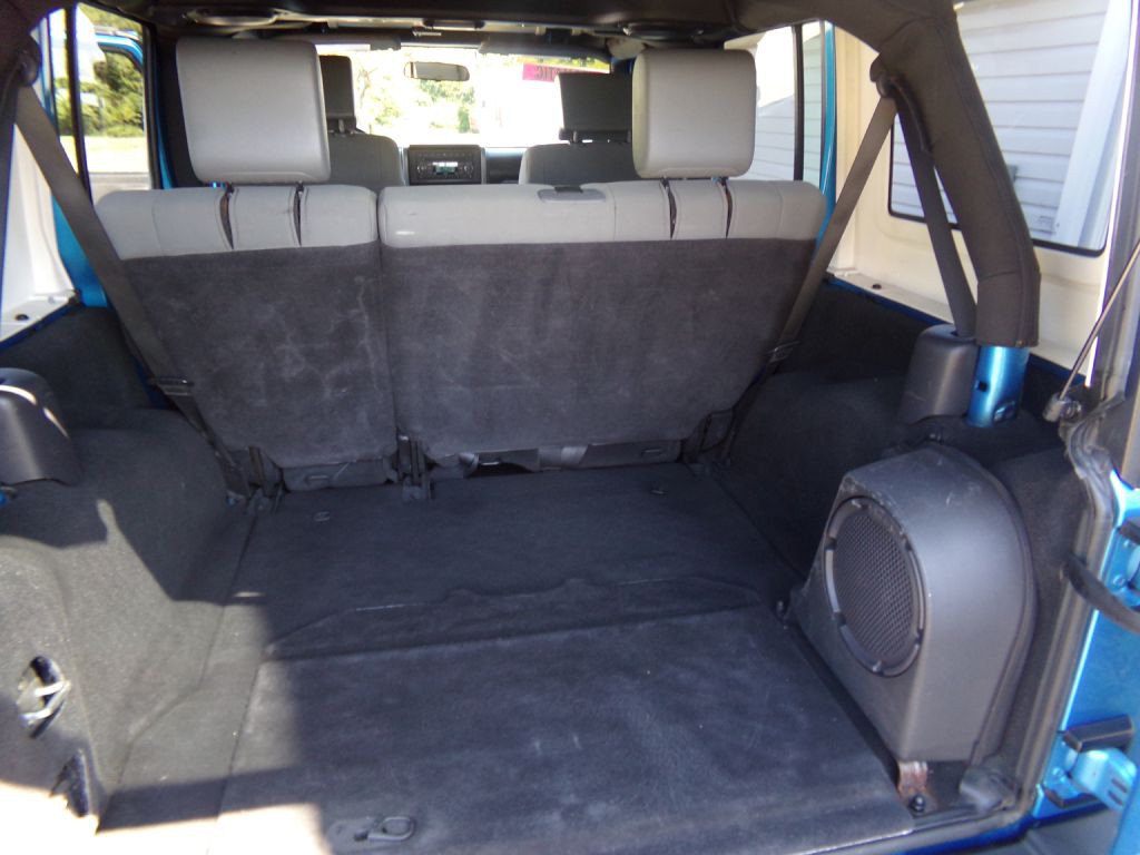 2010 Jeep Wrangler Unlimited Image 14
