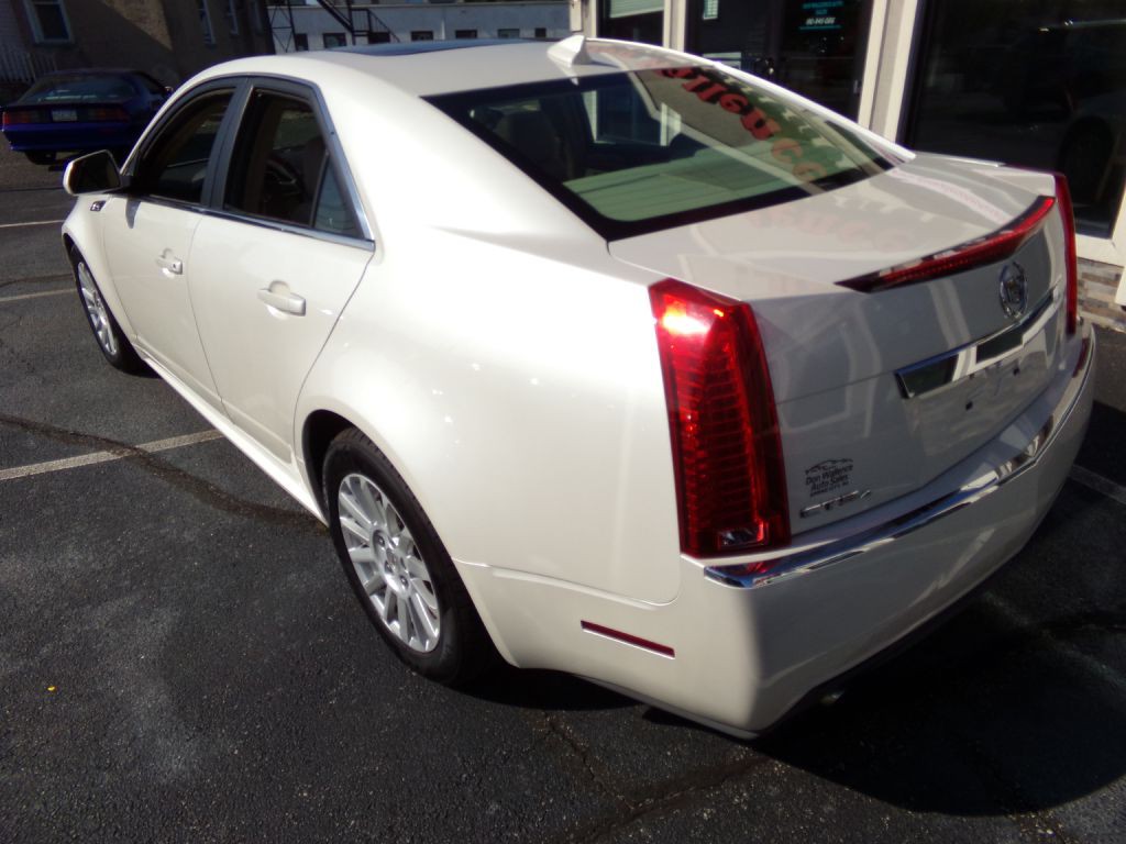 2011 Cadillac CTS Image 2