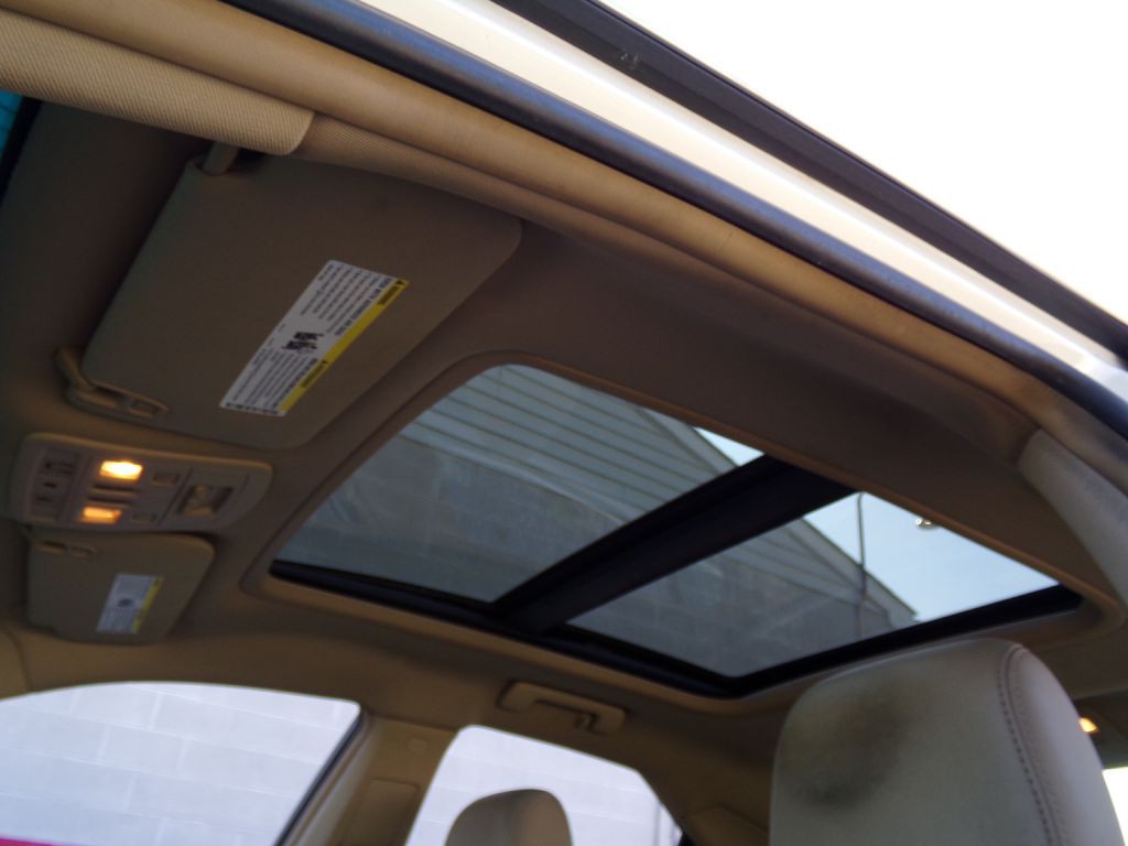 2011 Cadillac CTS Image 15