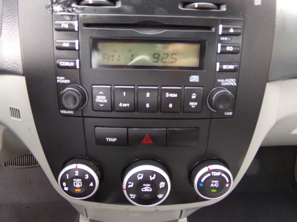 2009 Kia Spectra Image 8