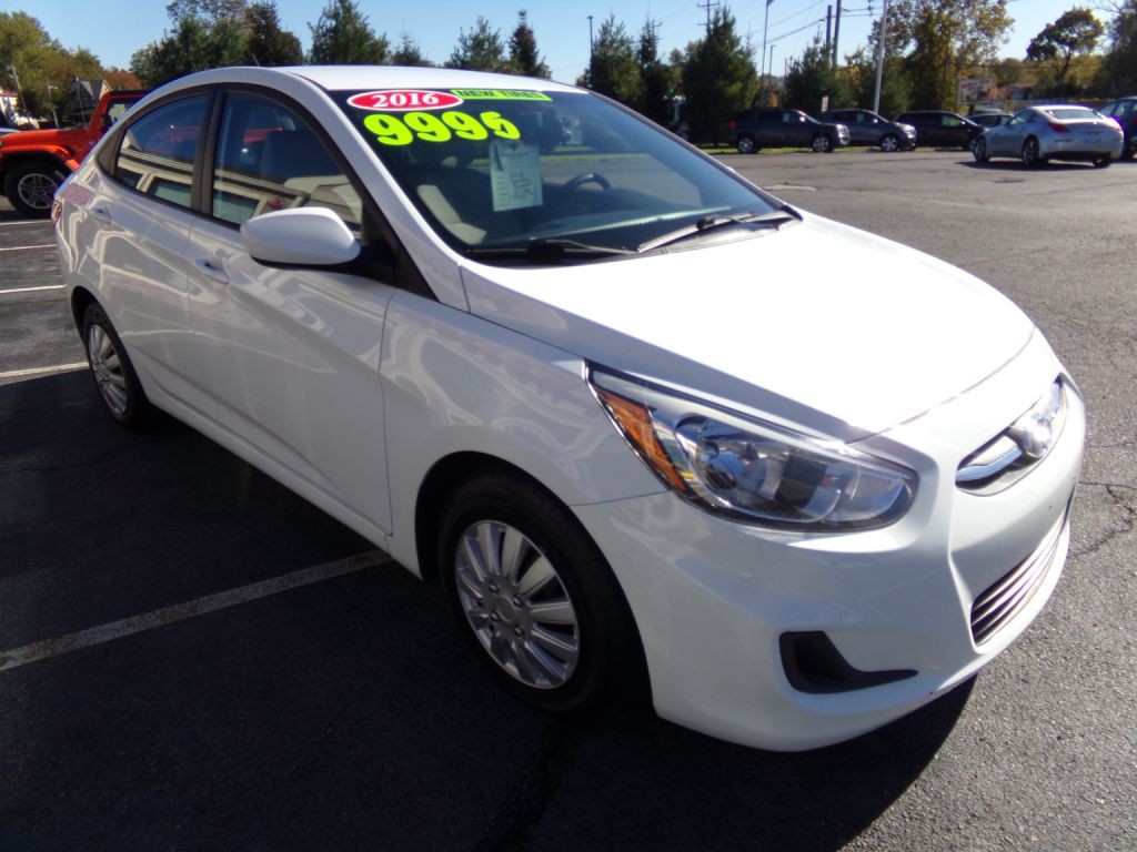 2016 Hyundai Accent Image 4