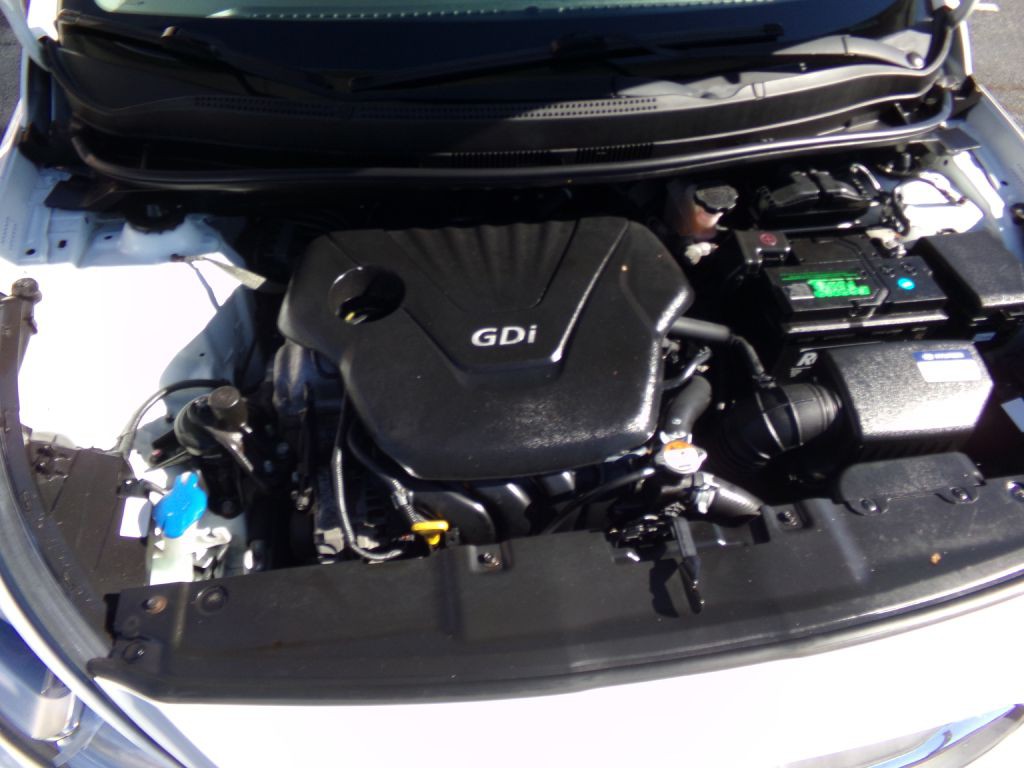 2016 Hyundai Accent Image 15
