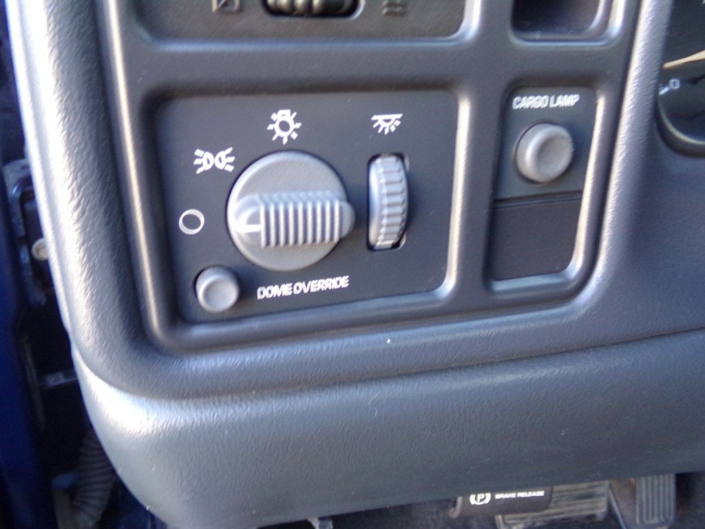 2002 GMC Sierra 1500 Image 8