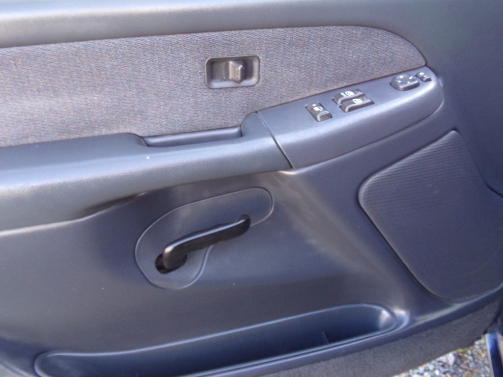 2002 GMC Sierra 1500 Image 9