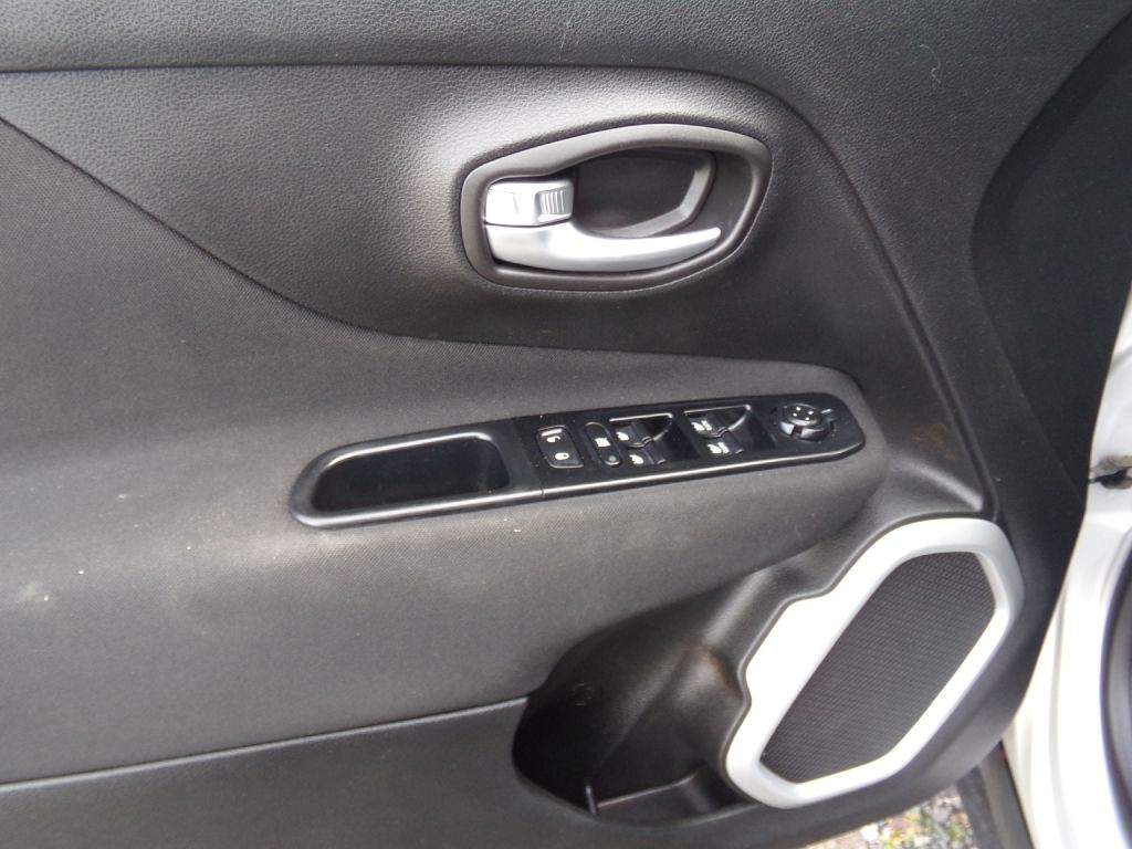 2018 Jeep Renegade Image 15