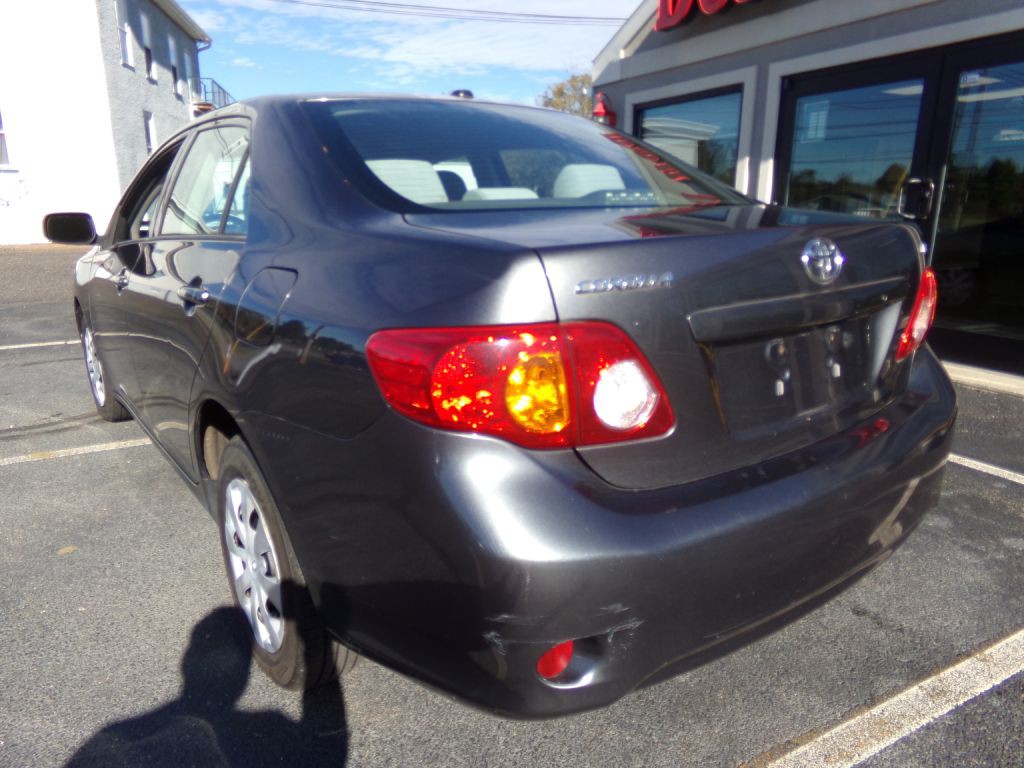 2010 Toyota Corolla Image 2