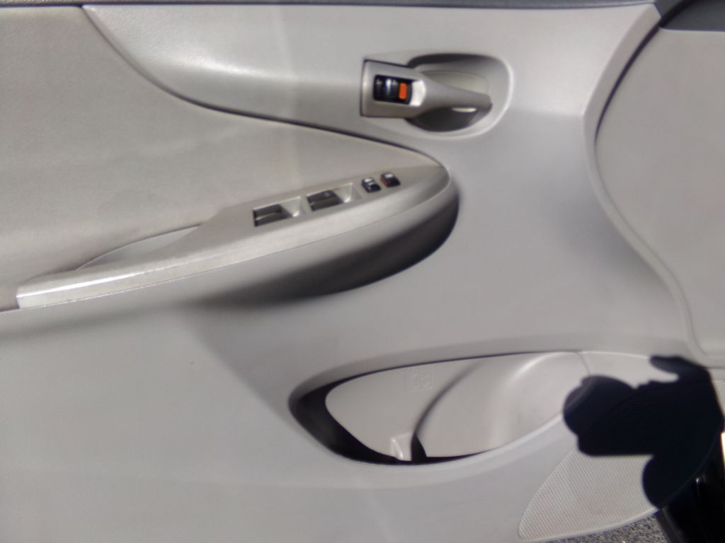 2010 Toyota Corolla Image 10