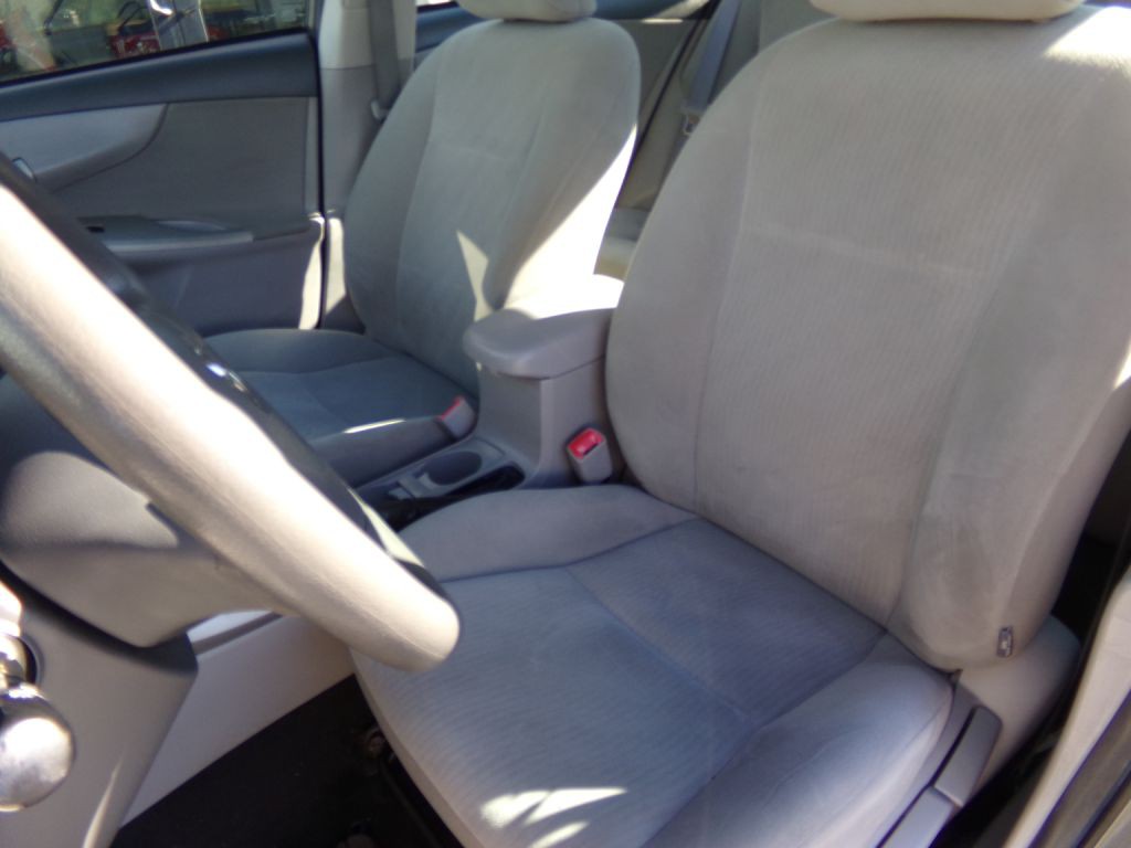 2010 Toyota Corolla Image 11