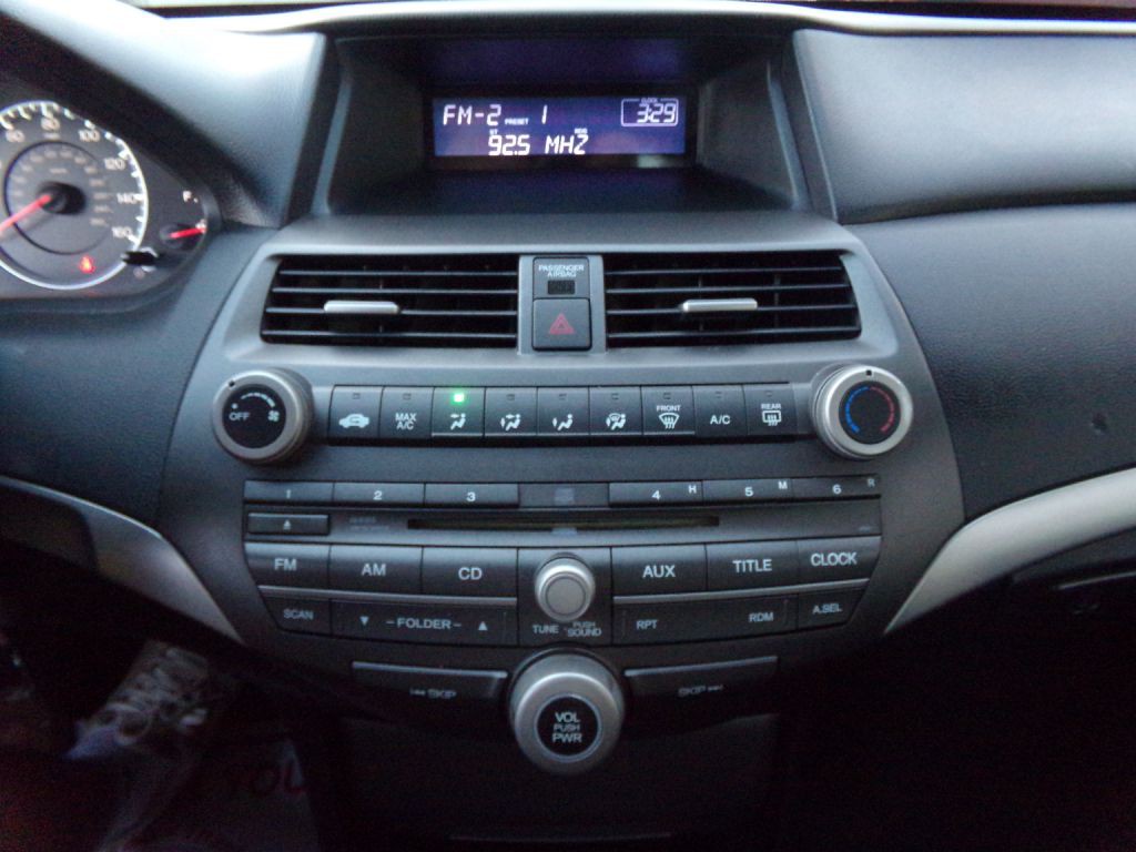 2011 Honda Accord Image 11