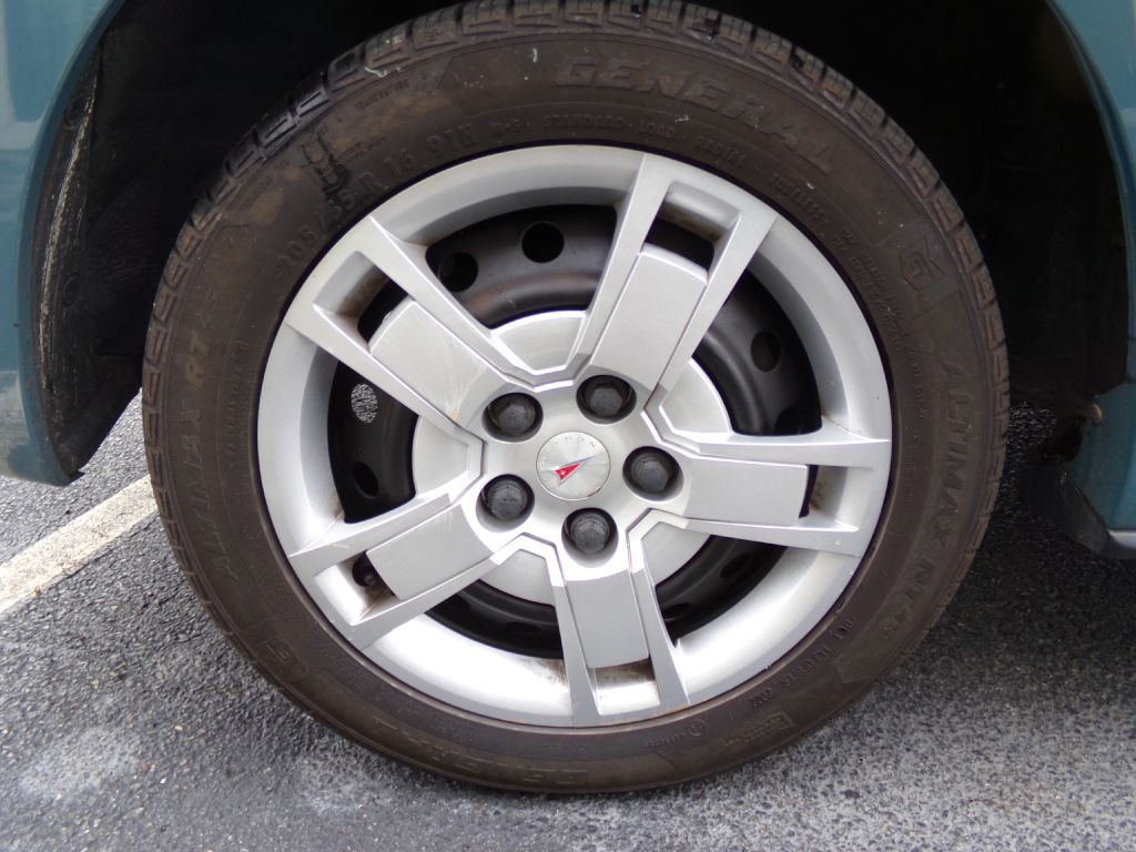 2009 Pontiac Vibe Image 16