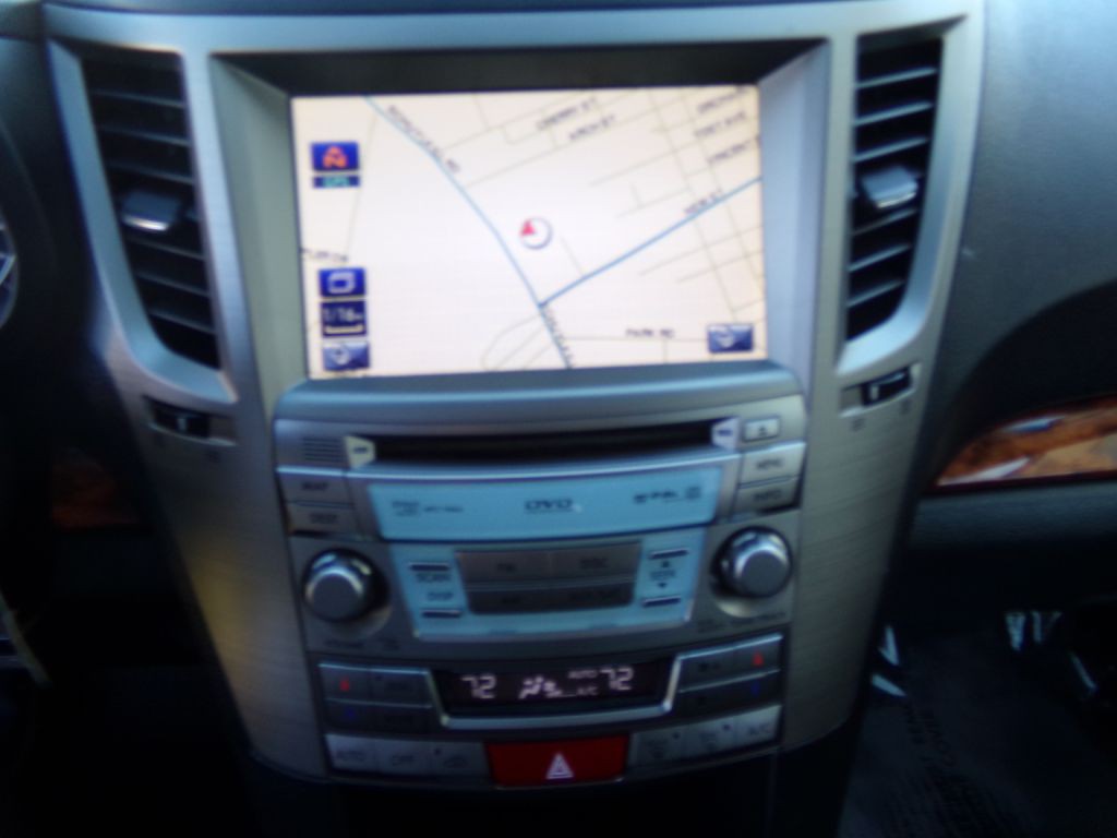 2010 Subaru Outback Image 9