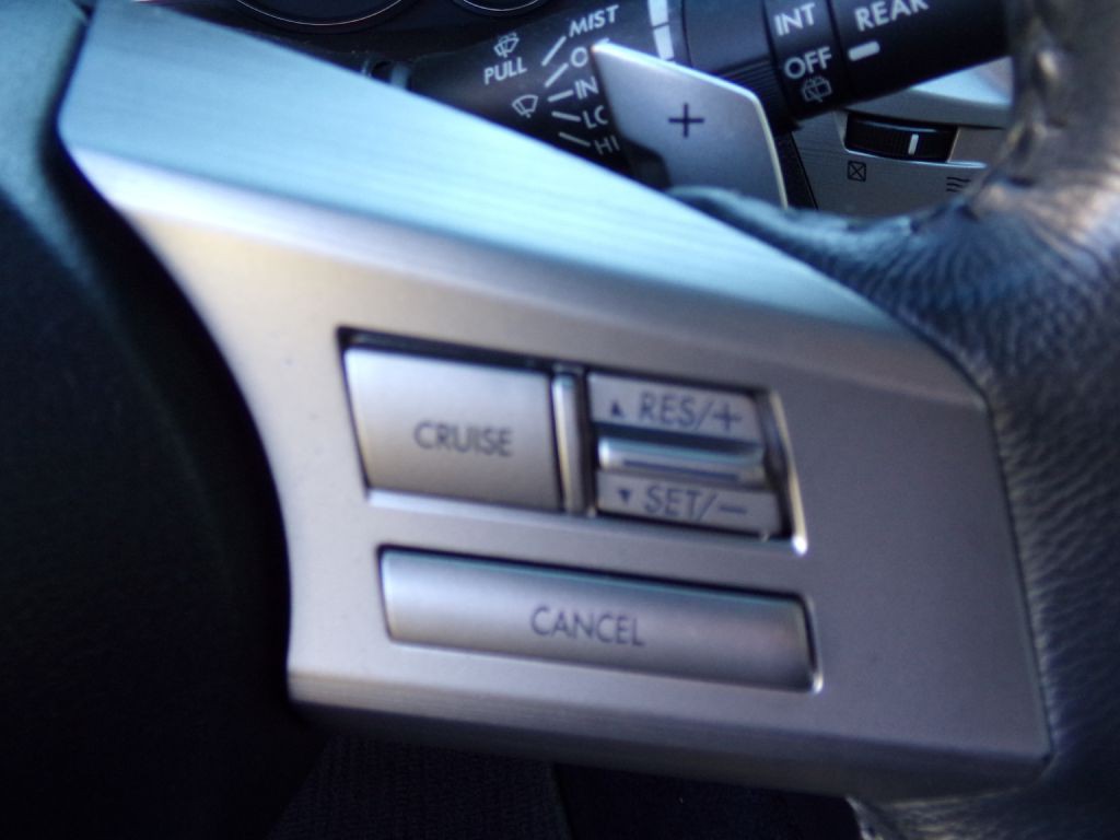 2010 Subaru Outback Image 12