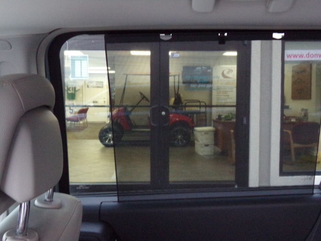 2010 Chrysler Town & Country Image 18