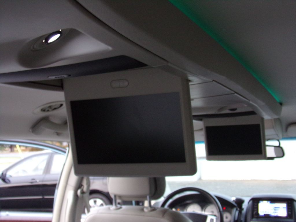 2010 Chrysler Town & Country Image 19