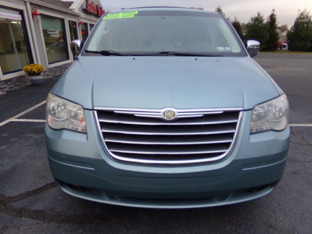 2010 Chrysler Town & Country Image 21