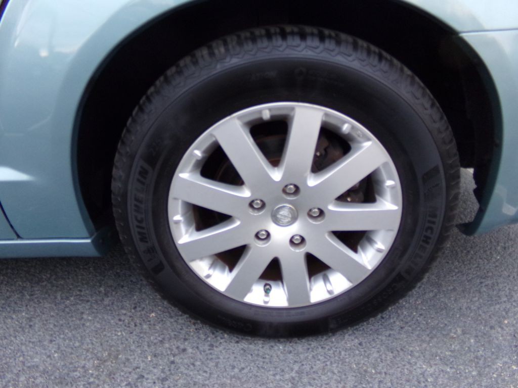 2010 Chrysler Town & Country Image 29