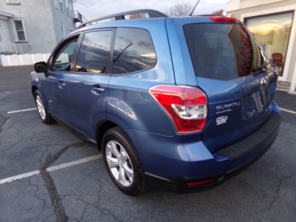 2015 Subaru Forester Image 2