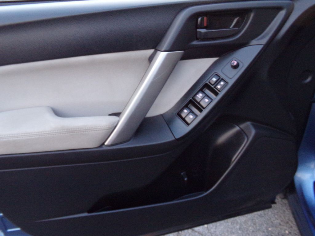 2015 Subaru Forester Image 12