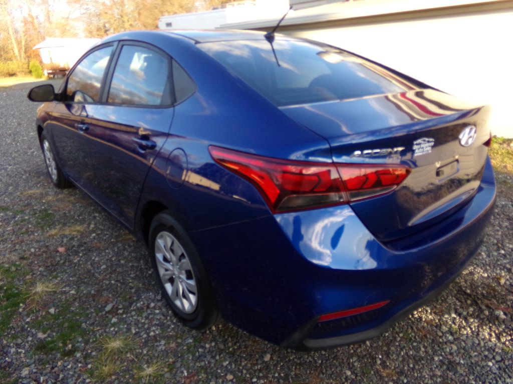 2019 Hyundai Accent Image 2