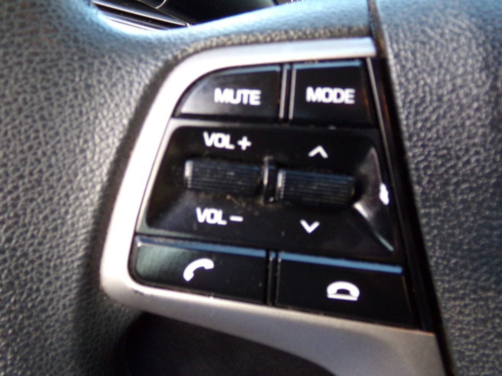 2019 Hyundai Accent Image 11