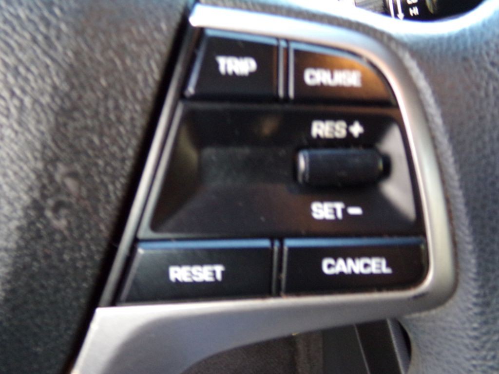 2019 Hyundai Accent Image 12