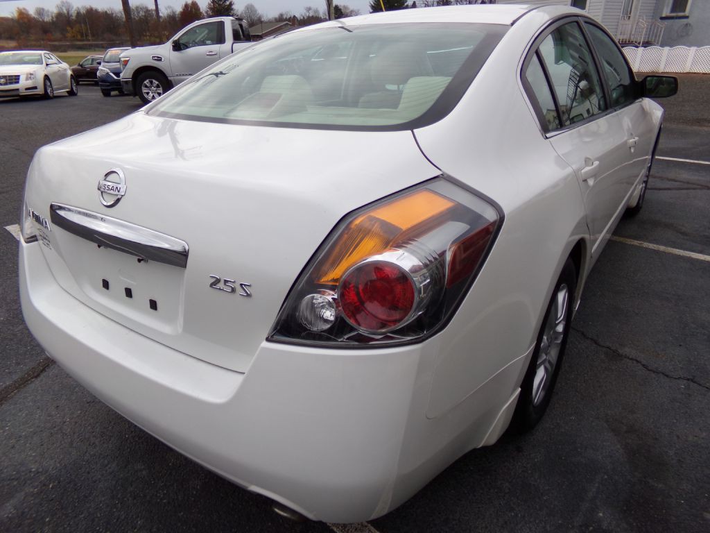 2011 Nissan Altima Image 3