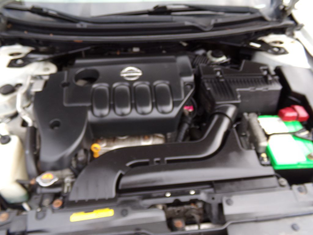 2011 Nissan Altima Image 17
