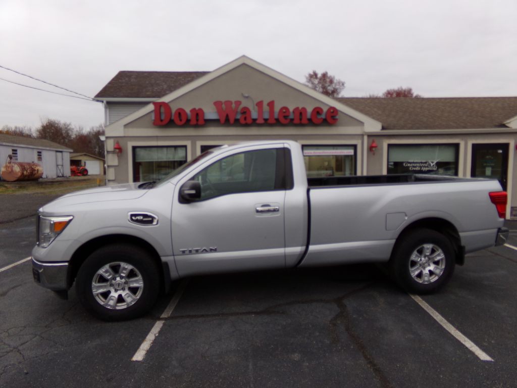 2017 Nissan Titan Image 1