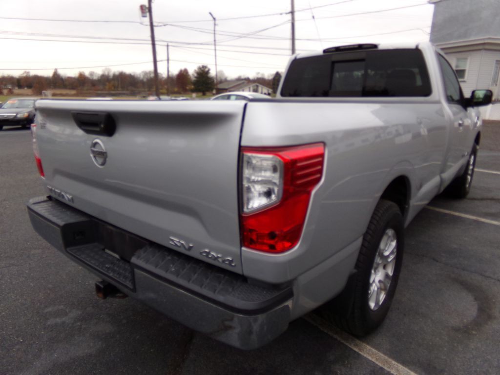 2017 Nissan Titan Image 3