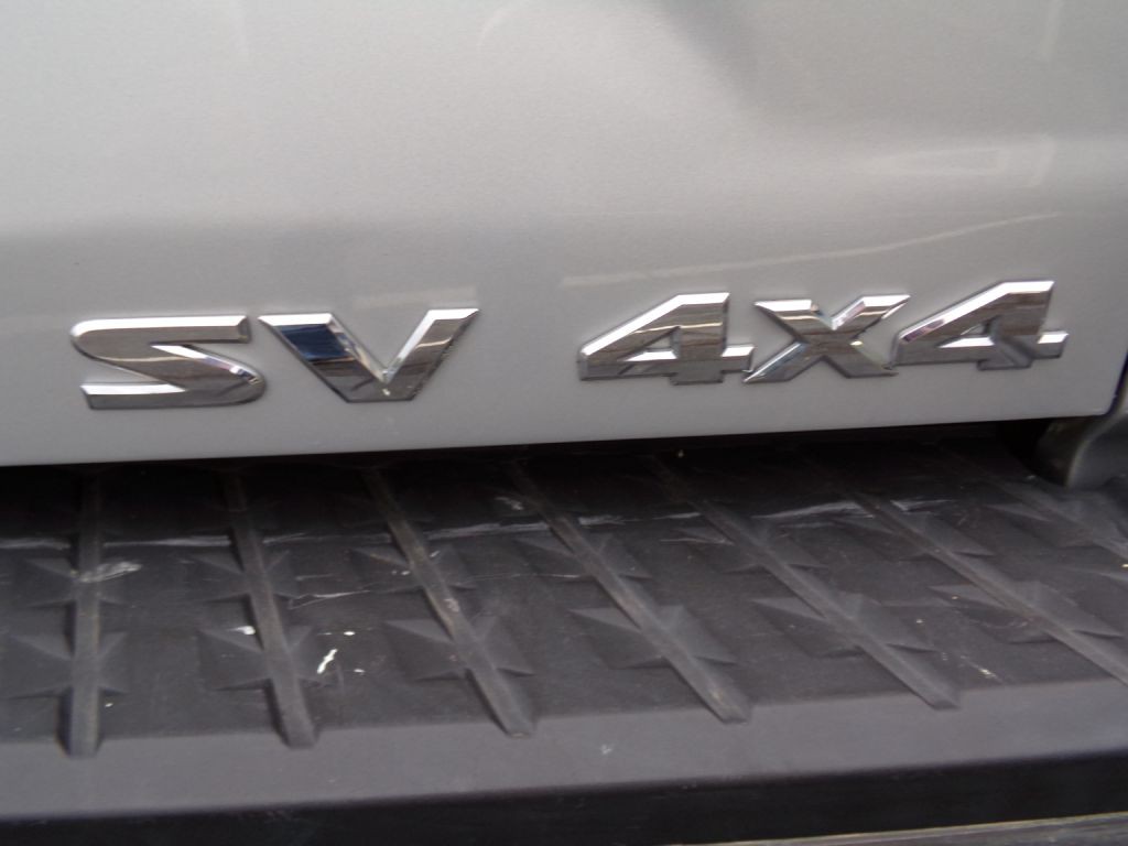 2017 Nissan Titan Image 16