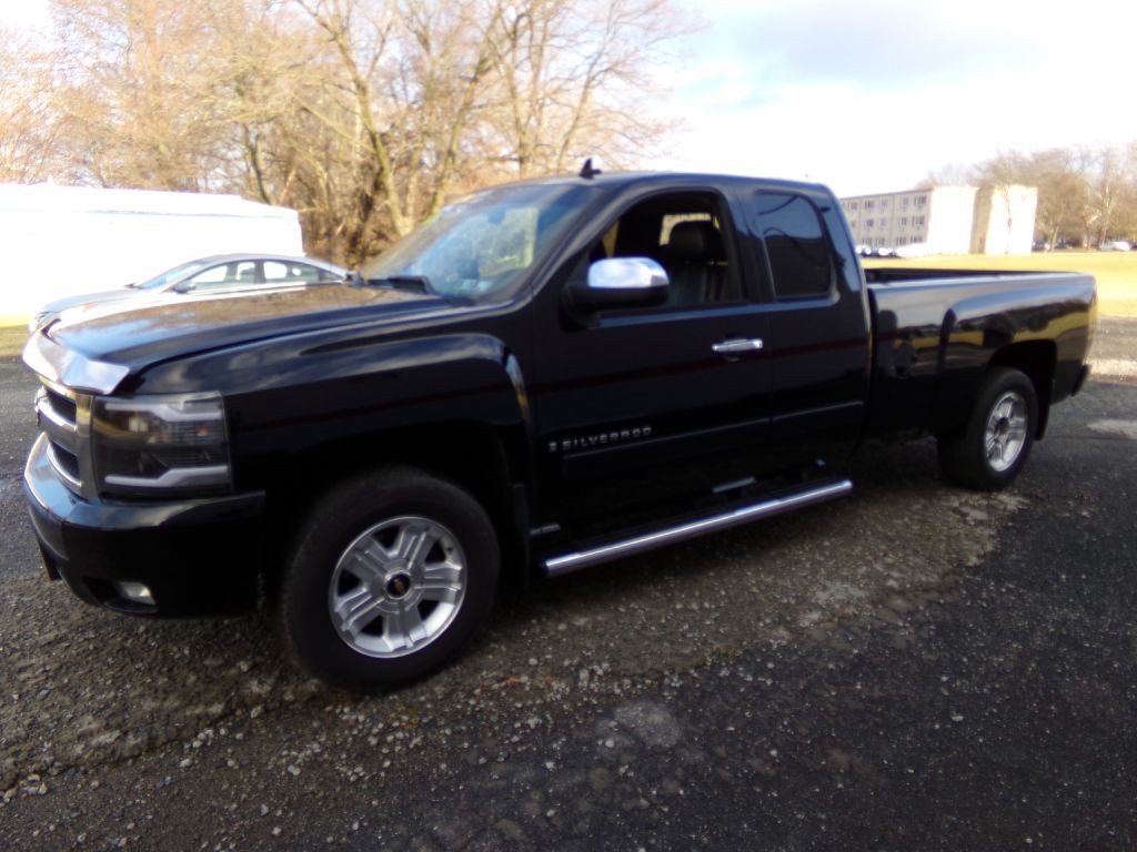 2007 Chevrolet Silverado 1500 Image 2