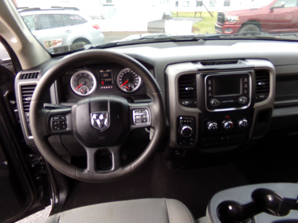 2015 RAM 1500 Image 7