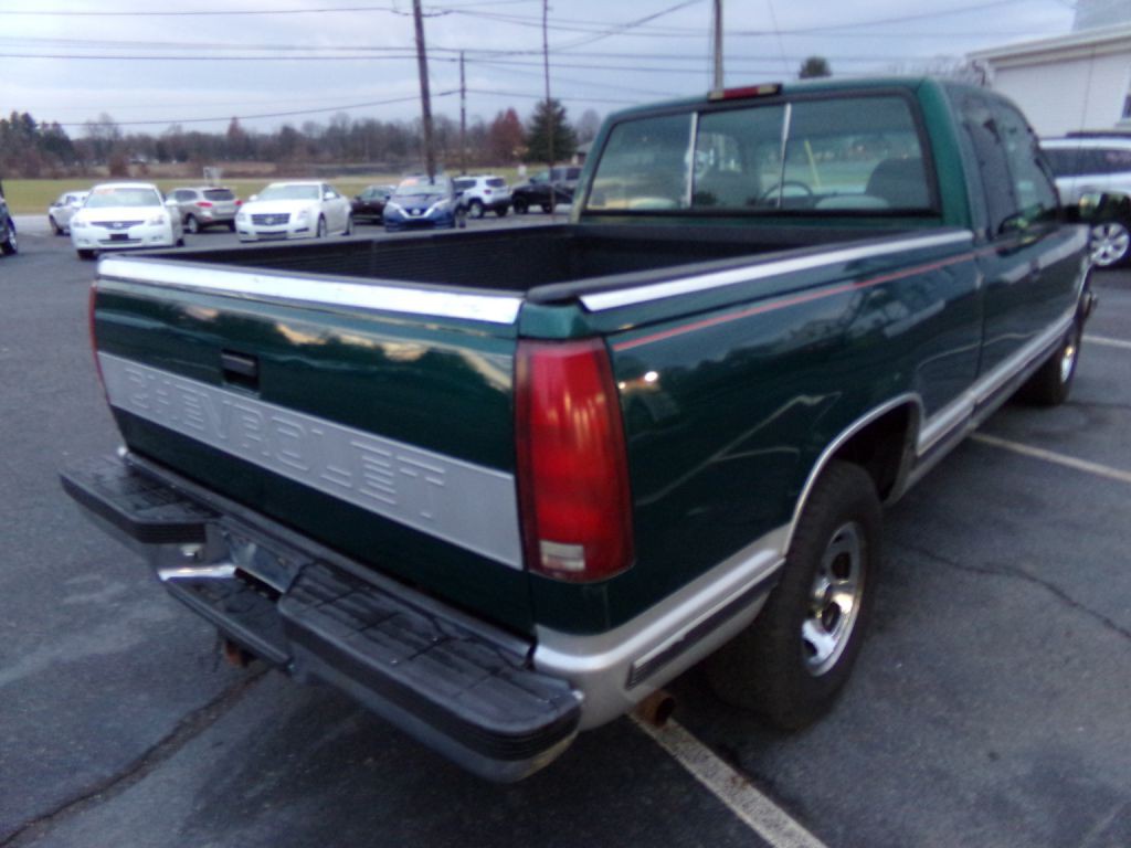 1995 Chevrolet C/K Image 3