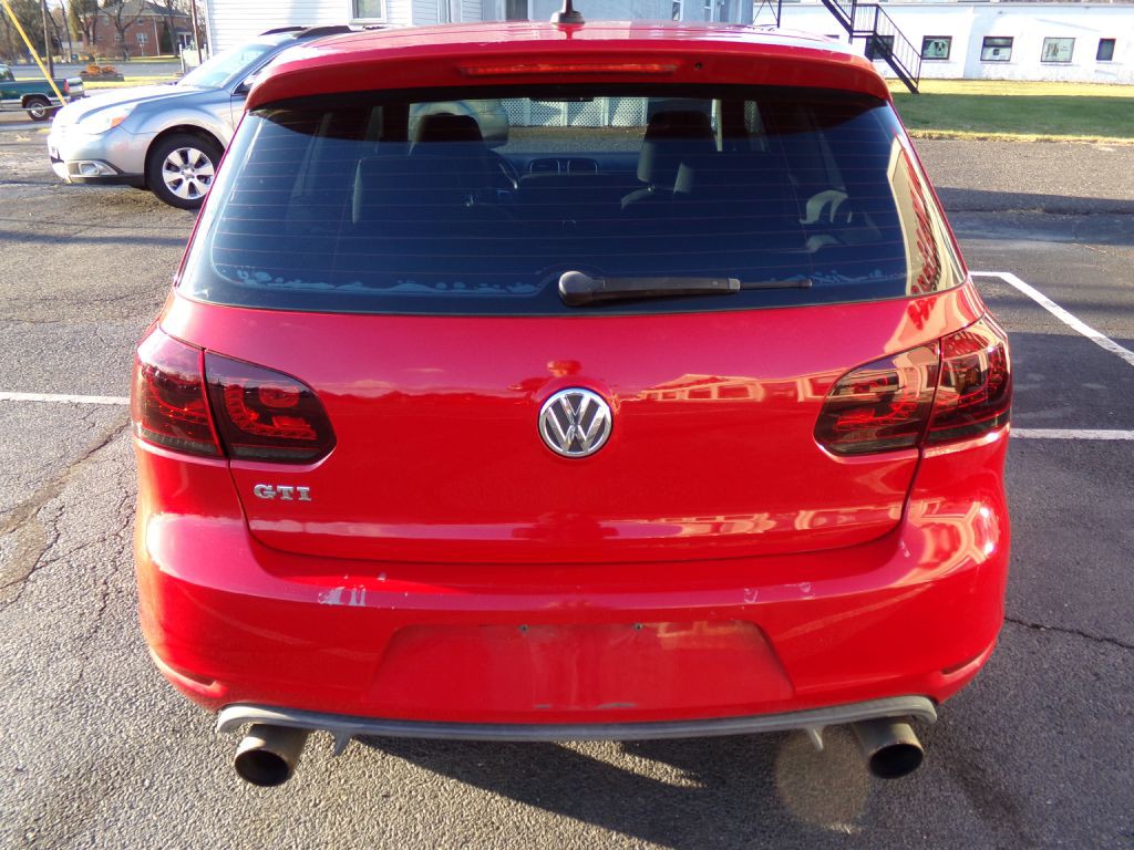 2011 Volkswagen GTI Image 3