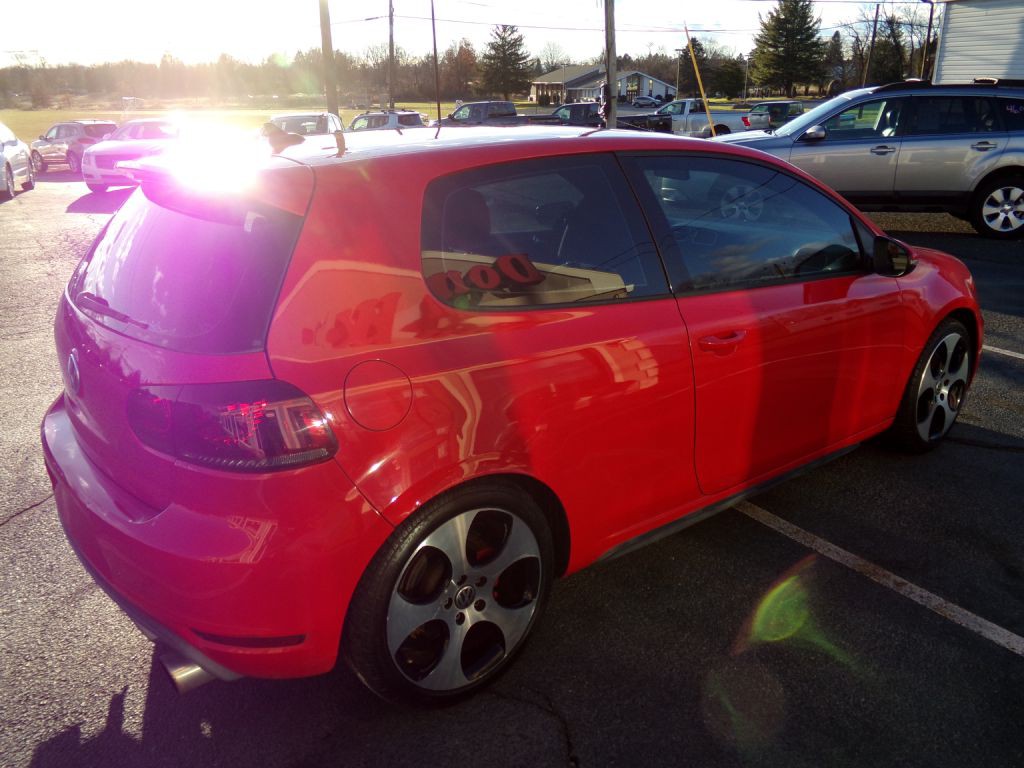 2011 Volkswagen GTI Image 4