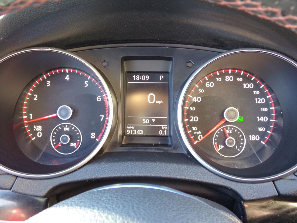 2011 Volkswagen GTI Image 10