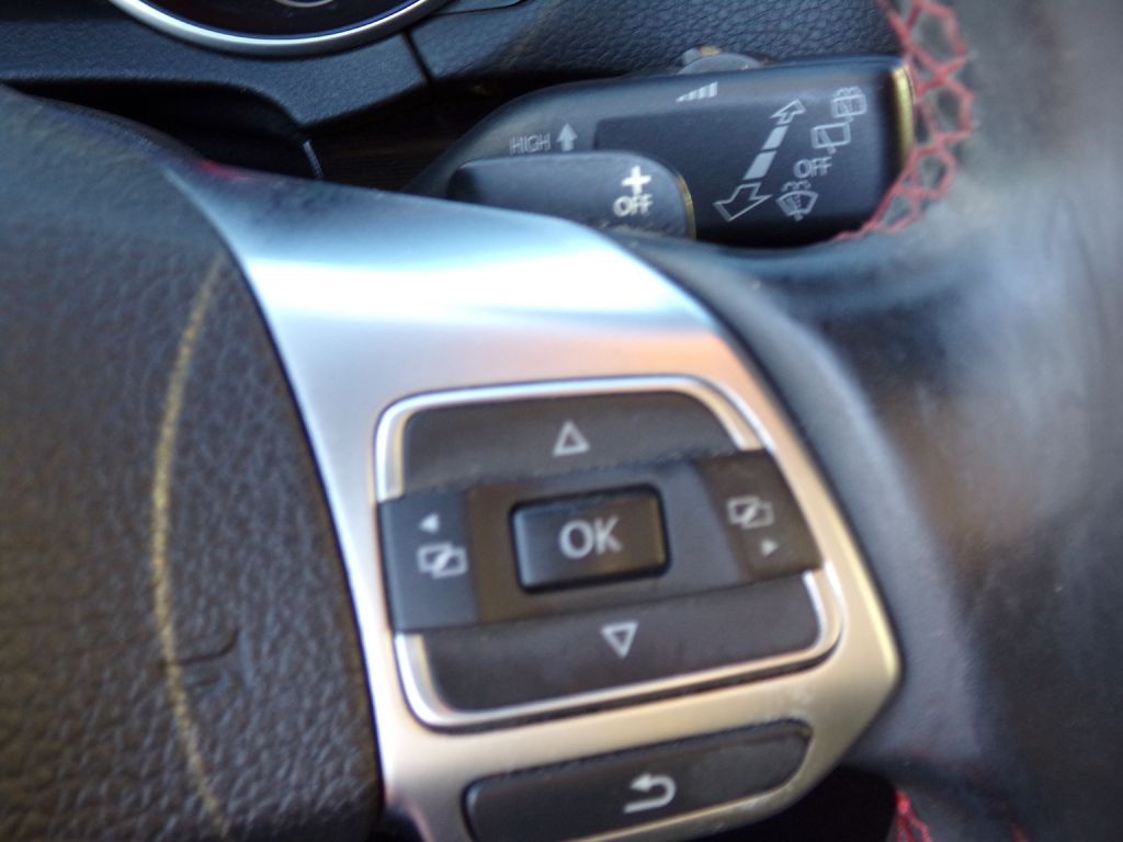 2011 Volkswagen GTI Image 15