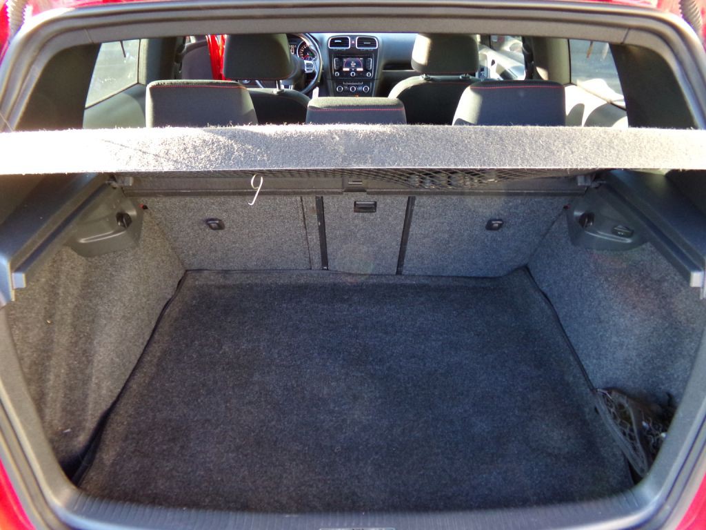 2011 Volkswagen GTI Image 18